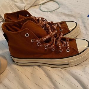 Womens 7.5 Converse